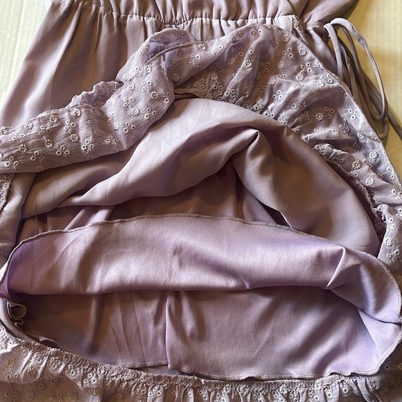 Francesca‘s-mi ami-M-Lavender purple-wrap dress.Tie detail, built in slip v-neck - Picture 6 of 13